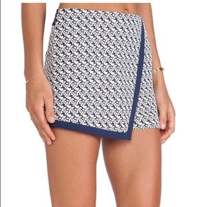 MINI SKIRT IN NAVY
BLAQUE LABEL